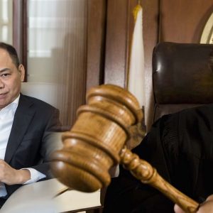 Bị triệu tập, ông Phạm Nhật Vượng xin tòa cho xử qua mạng!